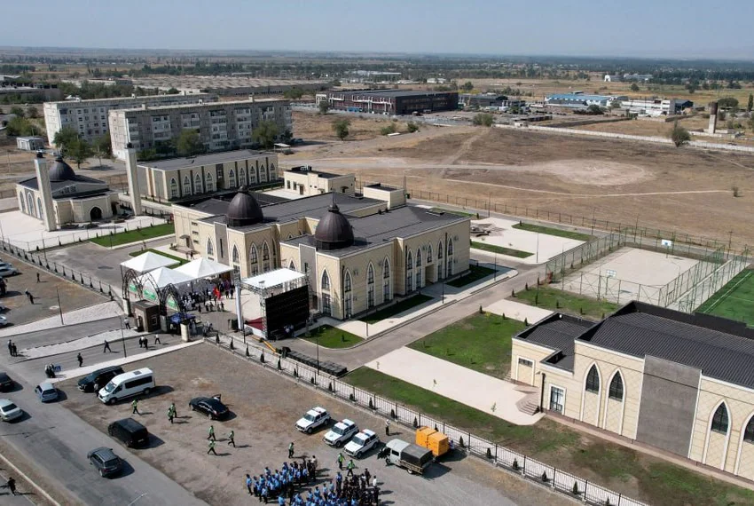 исламская академия през.jpg