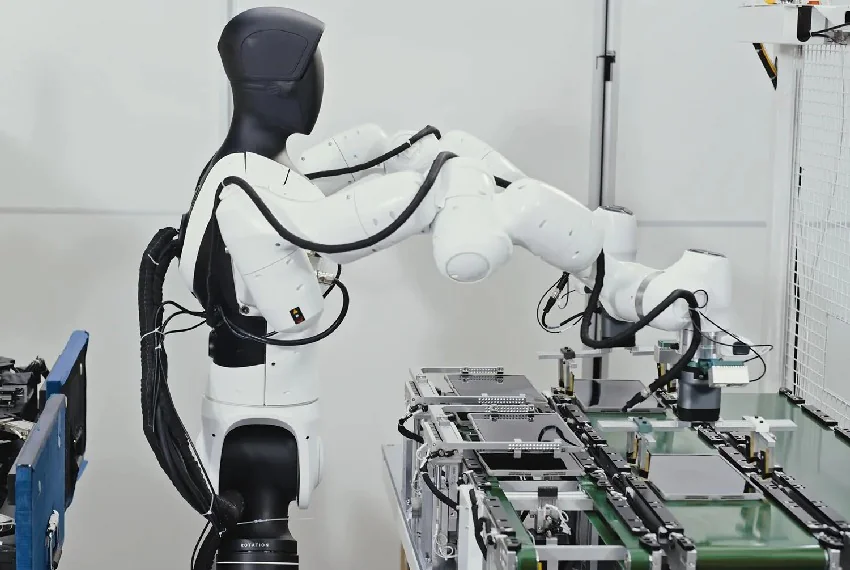 agibot.jpg