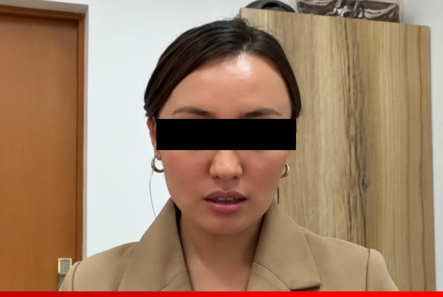 Нейтральный портрет с цензурой.png