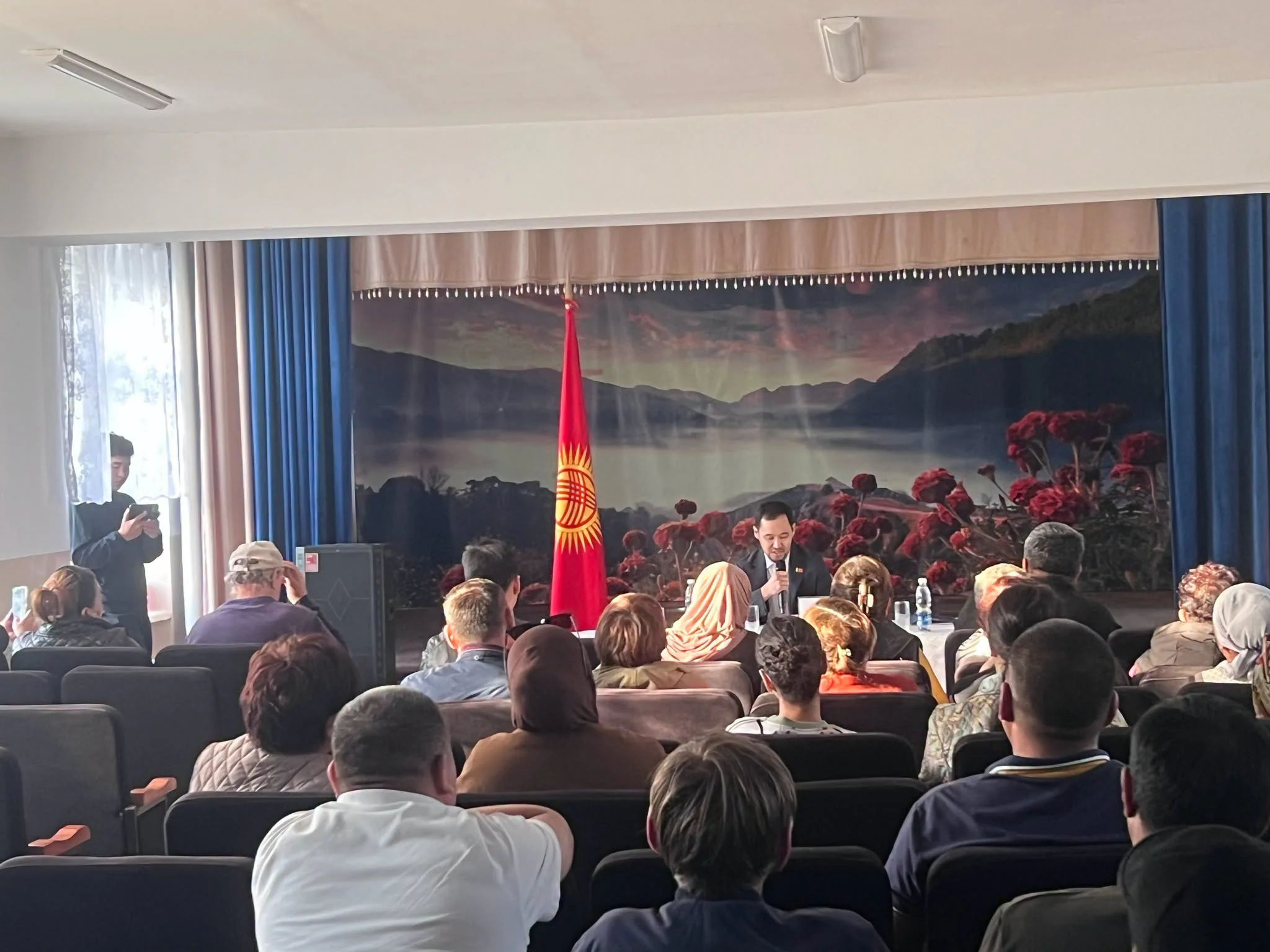 В Бишкеке избрали делегатов Народного курултая 4.jpg