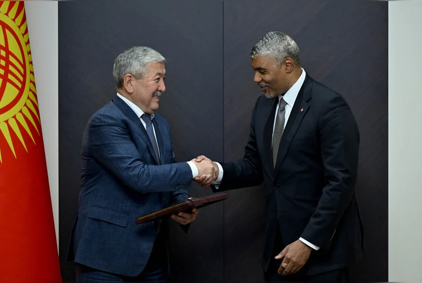 kasymaliev_saunders_850x570.jpg