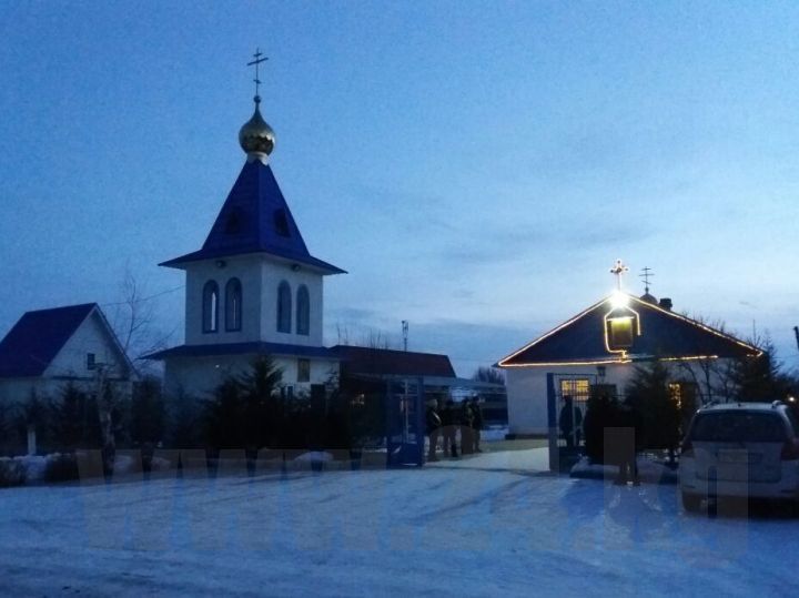Храм во имя святого великомученика Димитрия Солунского в селе Сосновка
