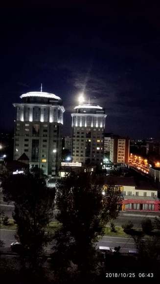 Сони Айдарбаевой. Две башни с «летающими тарелками»