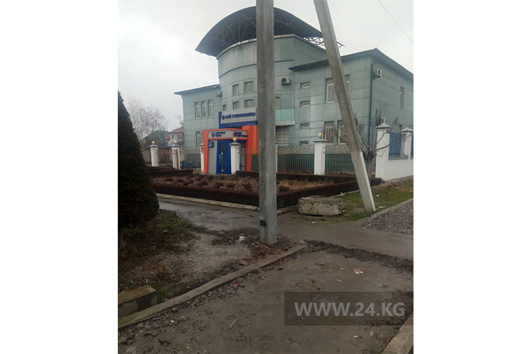 В Джалал-Абаде отремонтировали столб