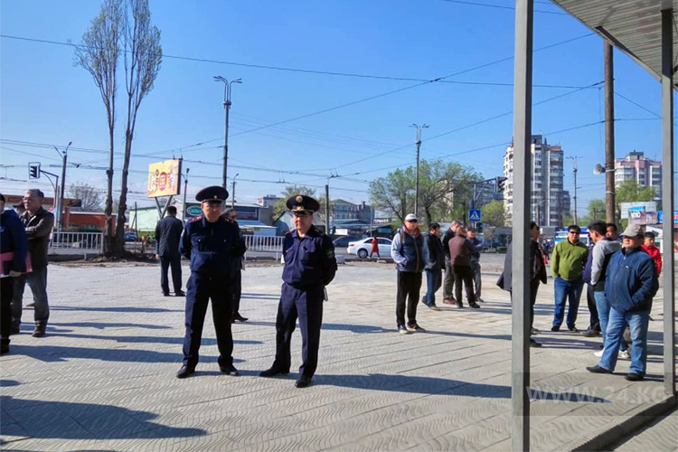 Депутаты Жогорку Кенеша проверили автовокзалы Бишкека