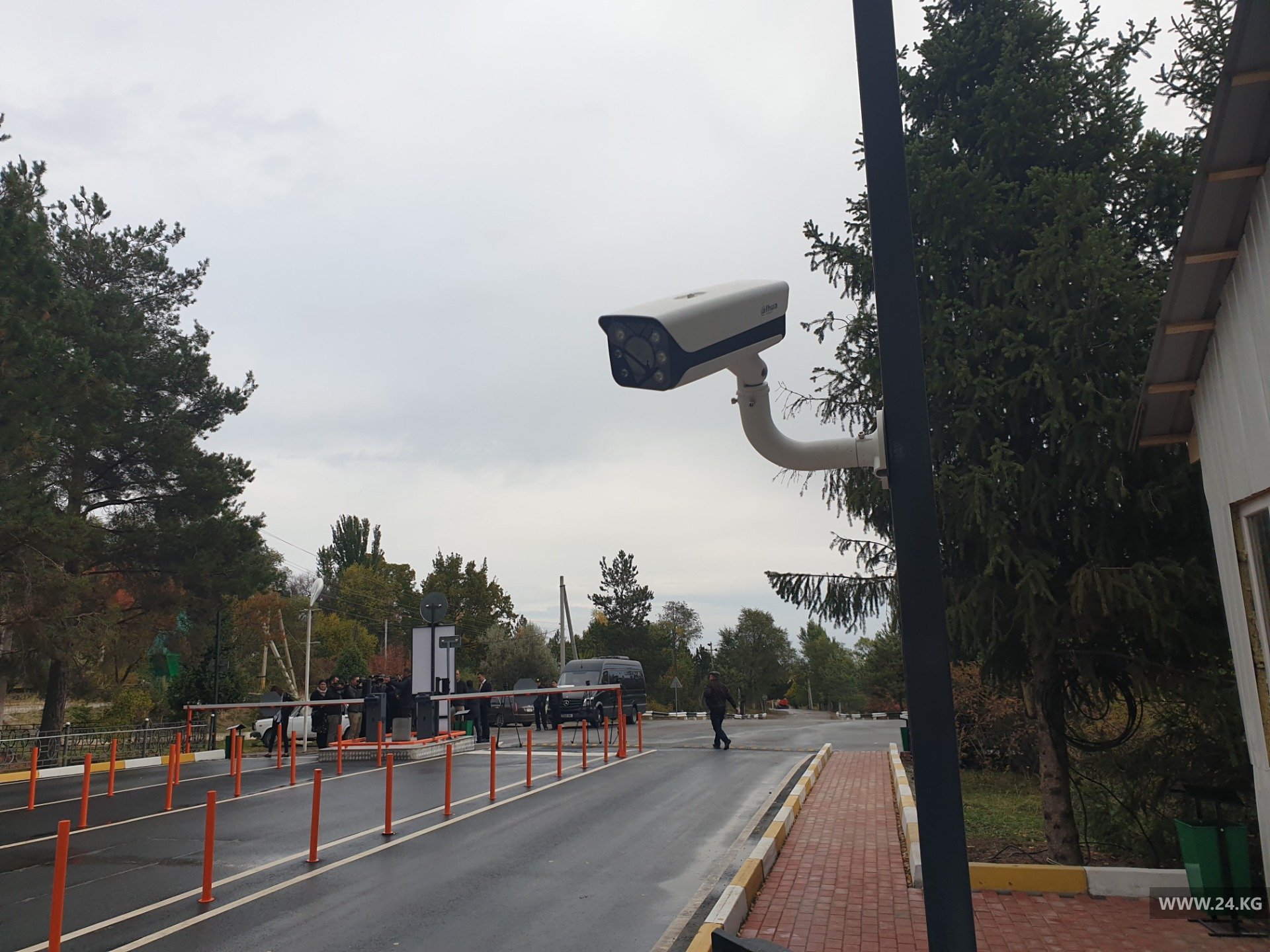 В парке «Ала-Арча» установили автоматическую кассу за въезд