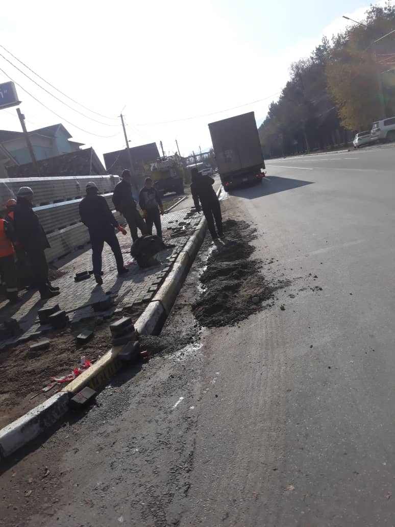 На улице Рысмендиева восстановили тротуар