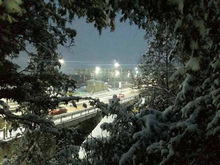 Ночной Ош в снегу