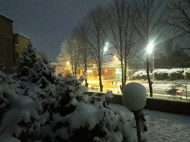 Ночной Ош в снегу