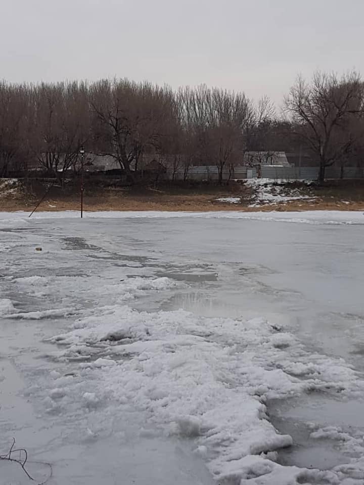 Бишкекчанин возмущен состоянием бесплатного городского катка
