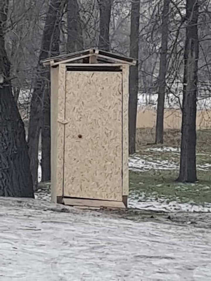 Бишкекчанин возмущен состоянием бесплатного городского катка