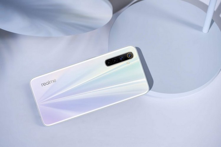 Смартфон Realme 6