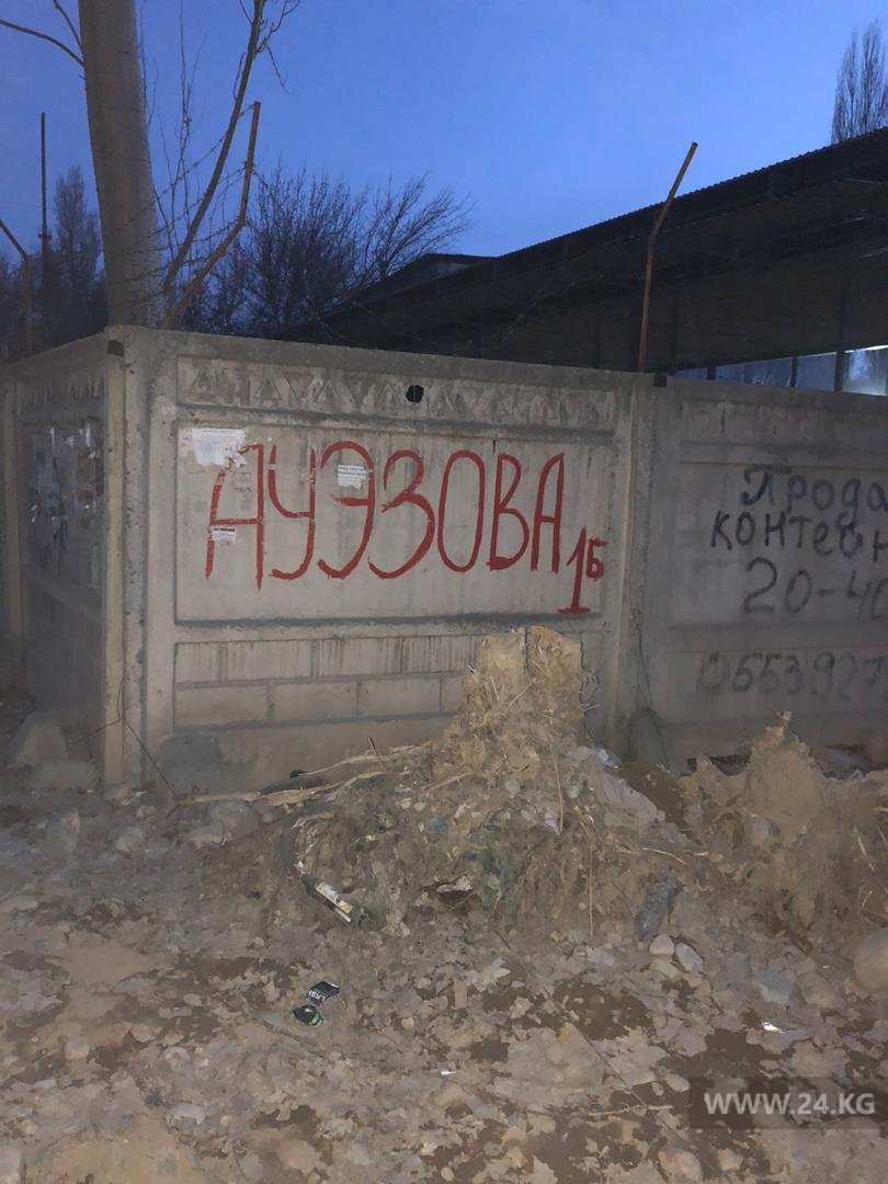 Жители микрорайона «Тунгуч» просят на улице Ауэзова сделать зону отдыха