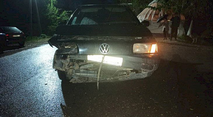 В селе Арашан водитель врезался в бетонное ограждение