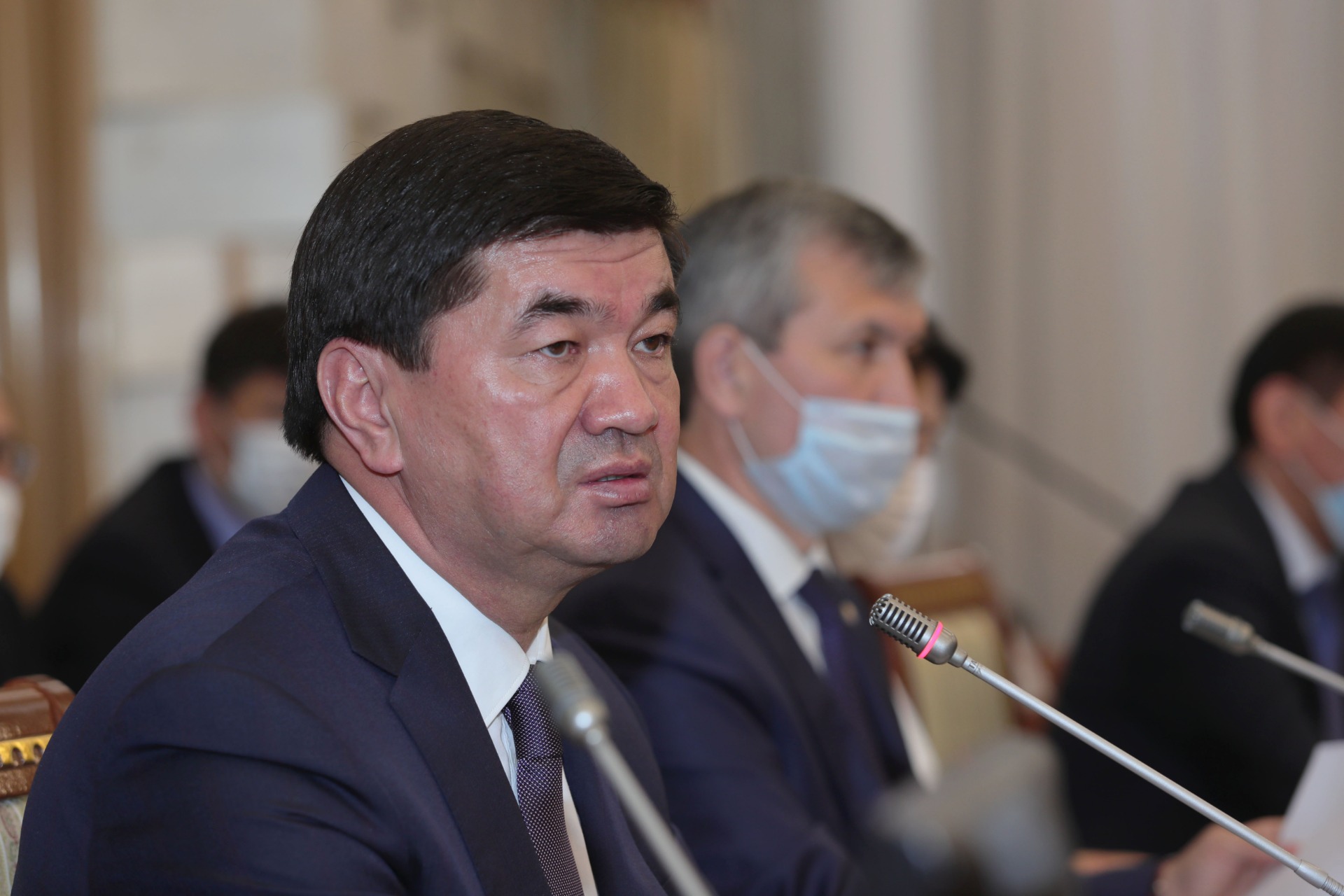 И некоторое время сидел без нее