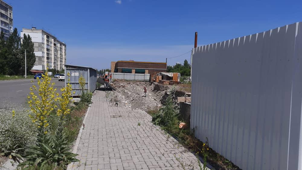 Тротуар в 12-м микрорайоне