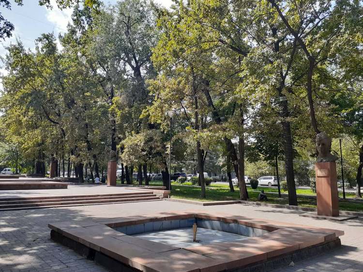 Бишкек, ранняя осень