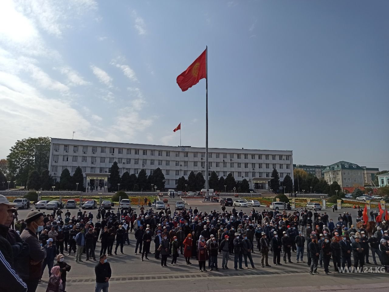 Митинг в поддержку Сооронбая Жээнбекова
