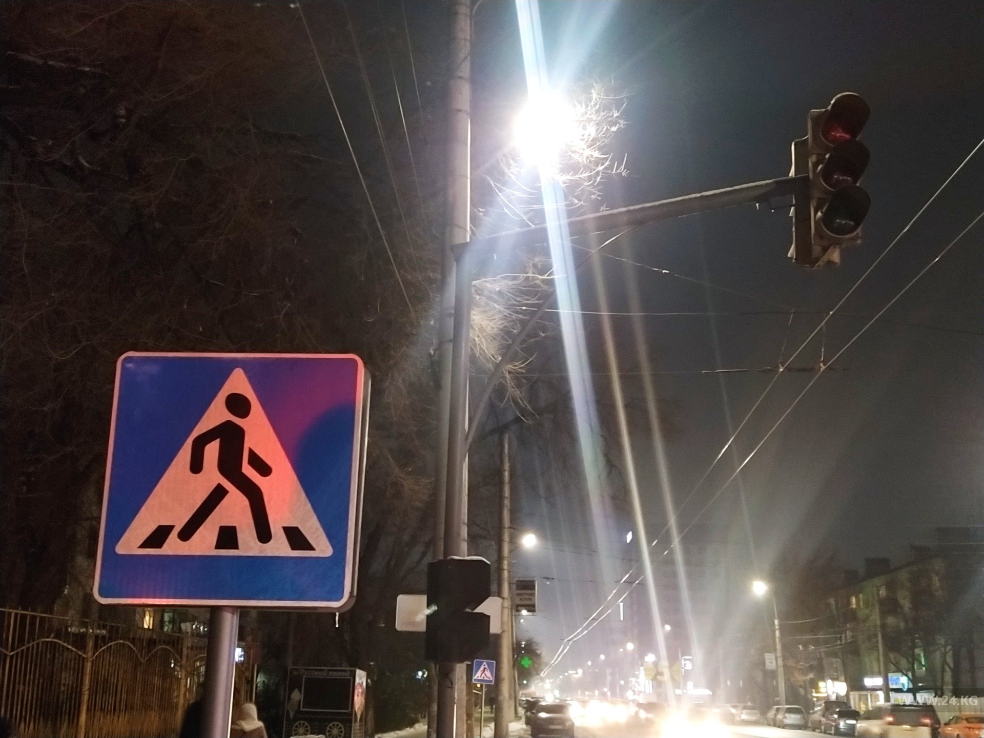 Светофор не работает второй день