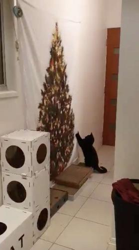 Новогоднее дерево можно изобразить