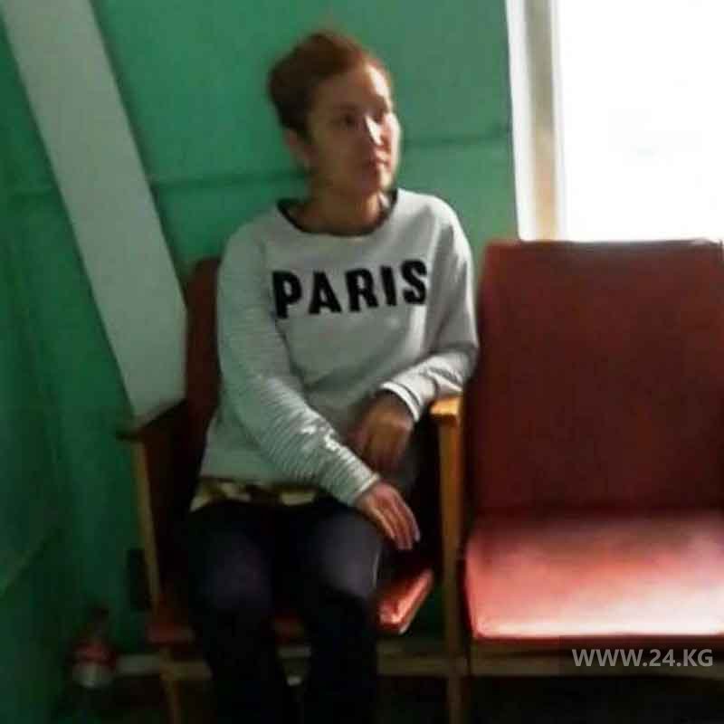 Жаныл Жумабаева в здании ГУВД Токмака