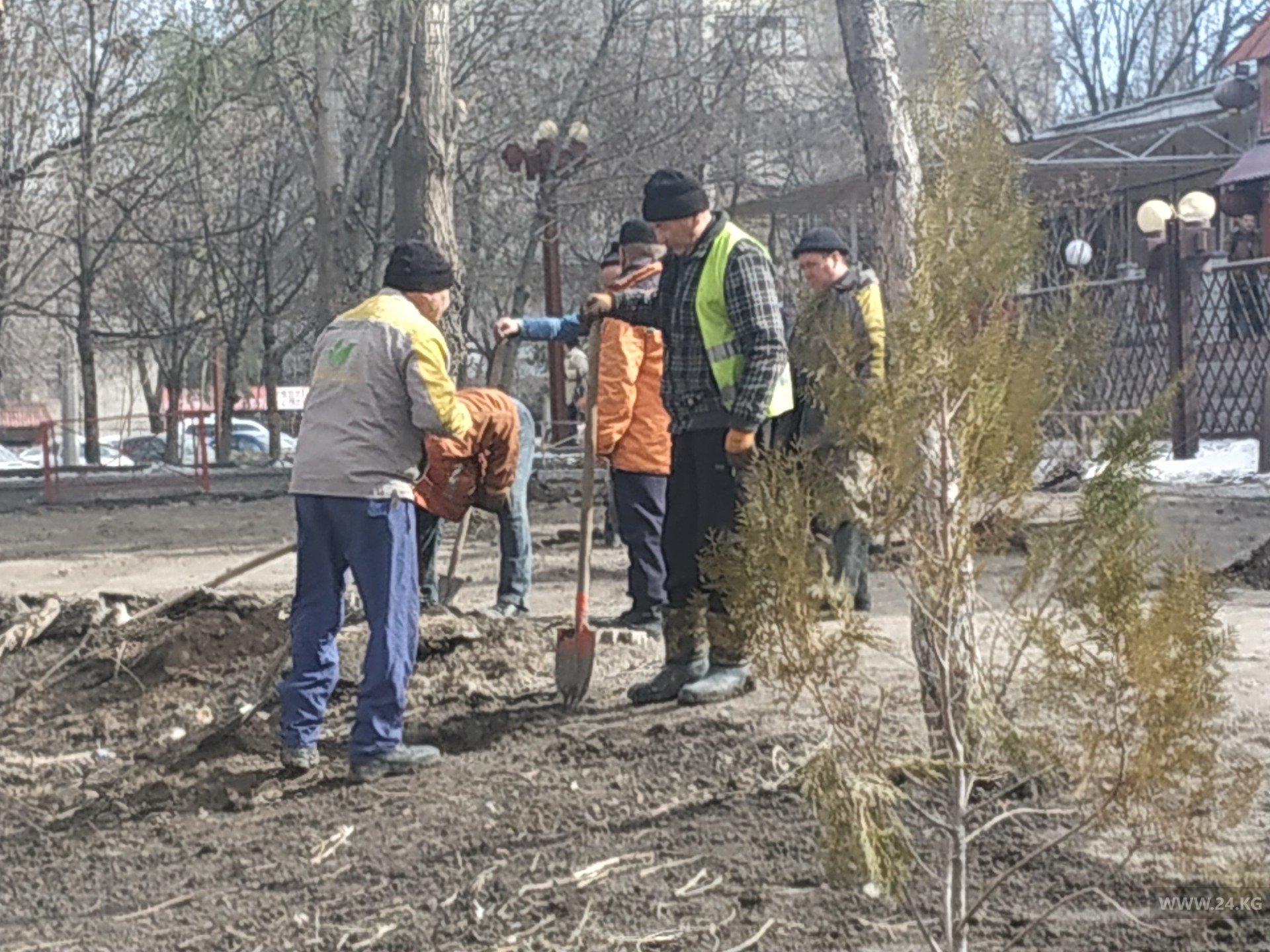 Еще недавно здесь была парковка