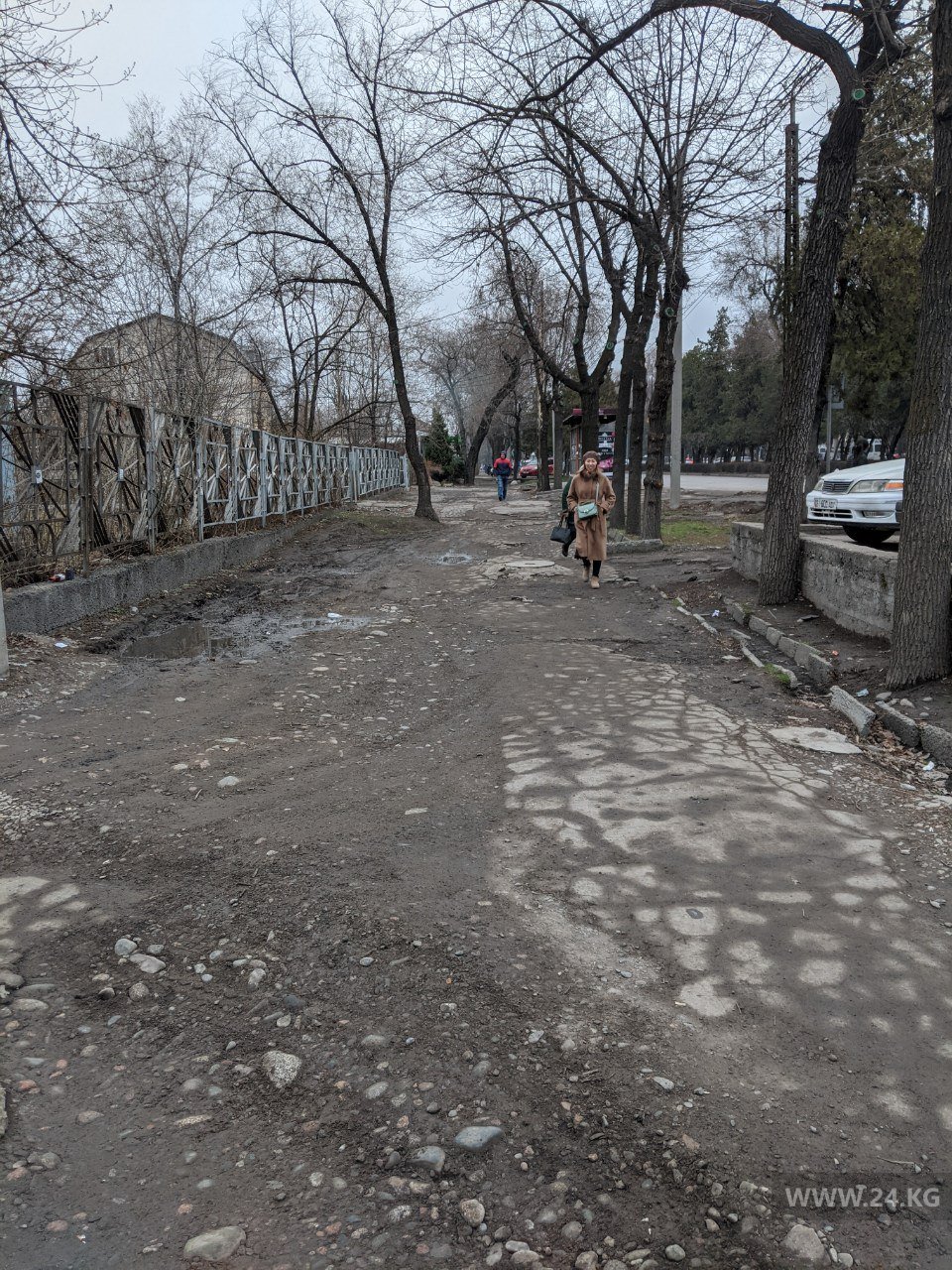 Тротуар в Бишкеке