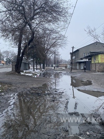 Тротуар на проспекте Дэн Сяопина
