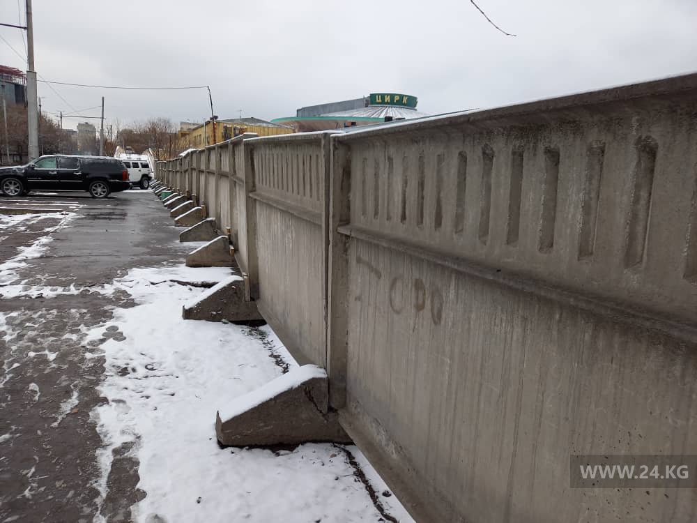 Тротуар на улице Жумабека