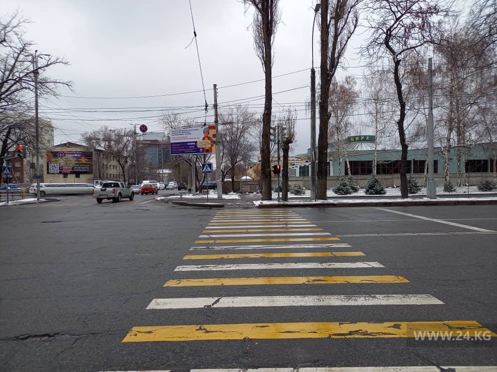 Тротуар на улице Жумабека