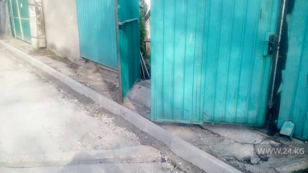 Тротуар по улице Фере