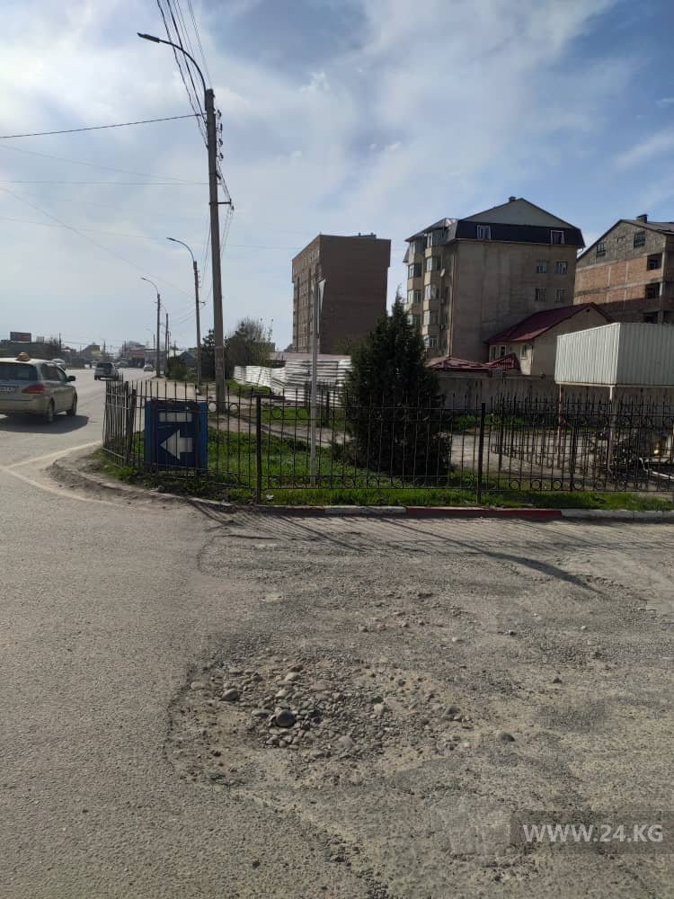 Тротуар в Бишкеке