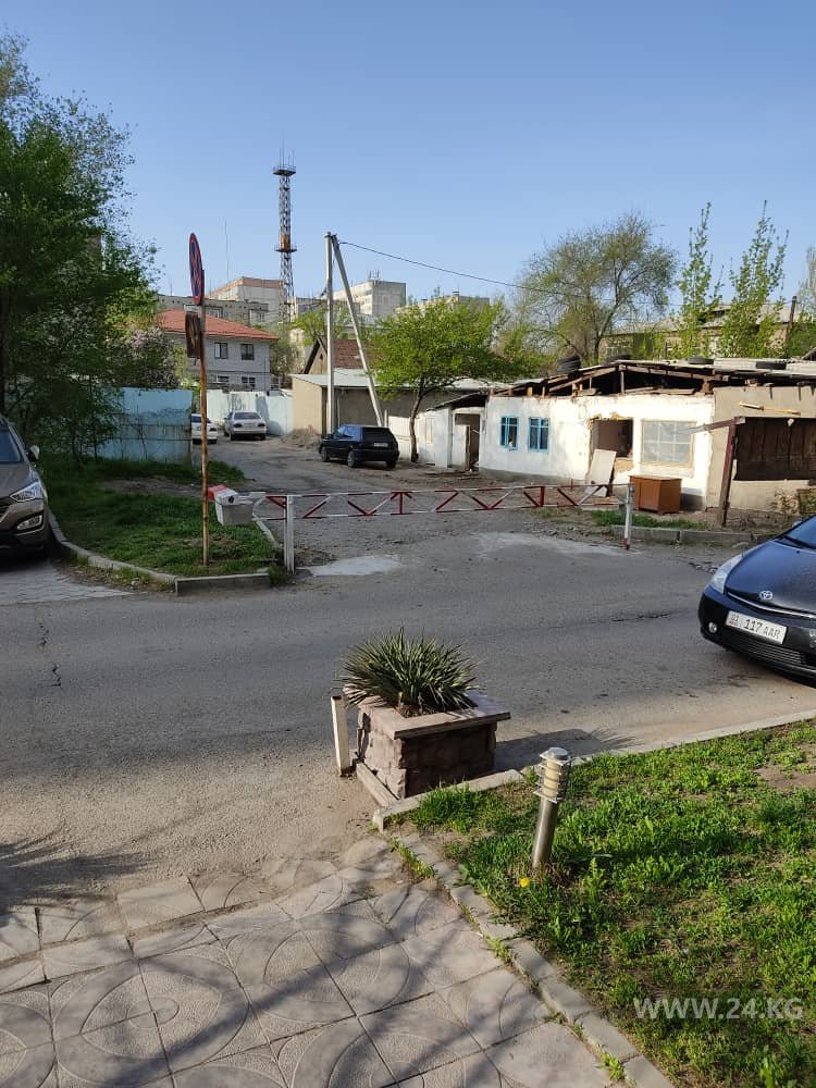 Шлагбаум в Бишкеке