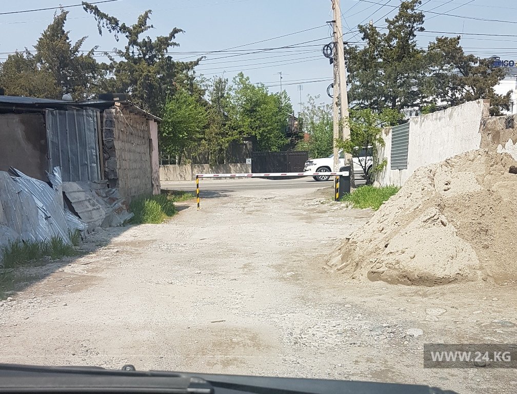 Шлагбаум в Бишкеке