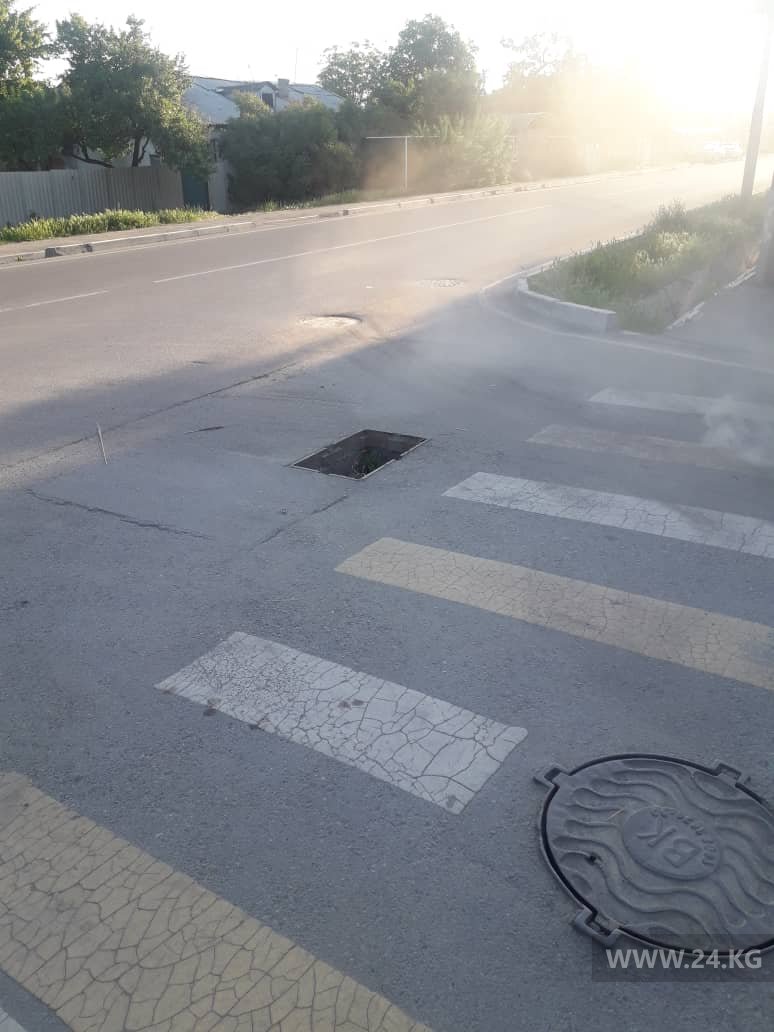 Яма на проезжей части