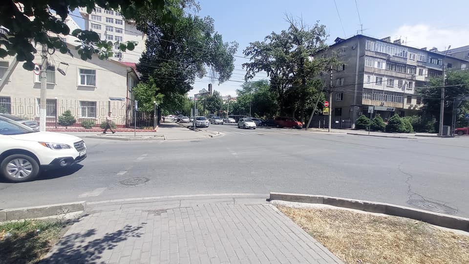 Пересечение улиц Токтогула и Тыныстанова