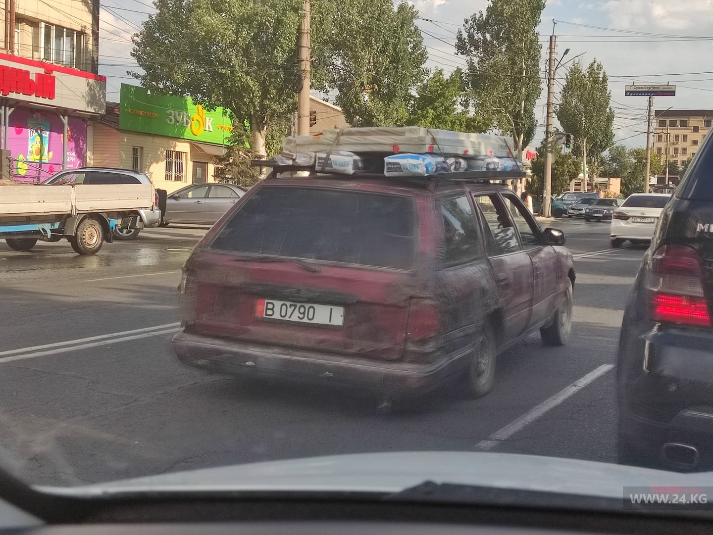Внимание бишкекчанина привлекли внешний вид и состояние машины