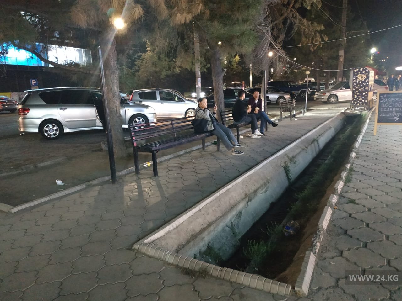 В зоне отдыха нет ни одной урны