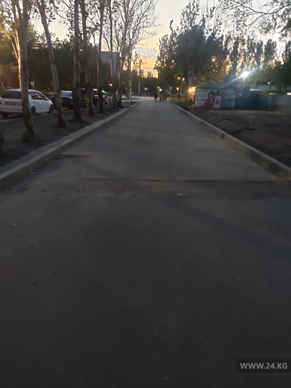 Тротуар на улице Огонбаева