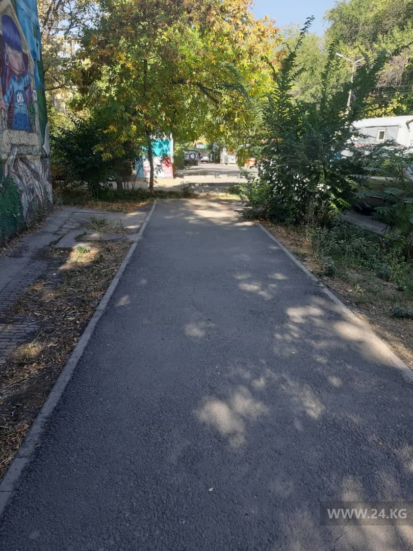 Тротуар в Бишкеке