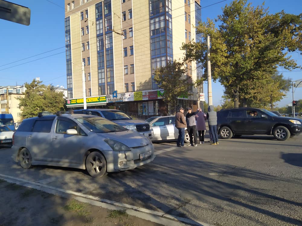 ДТП на улице Ахунбаева