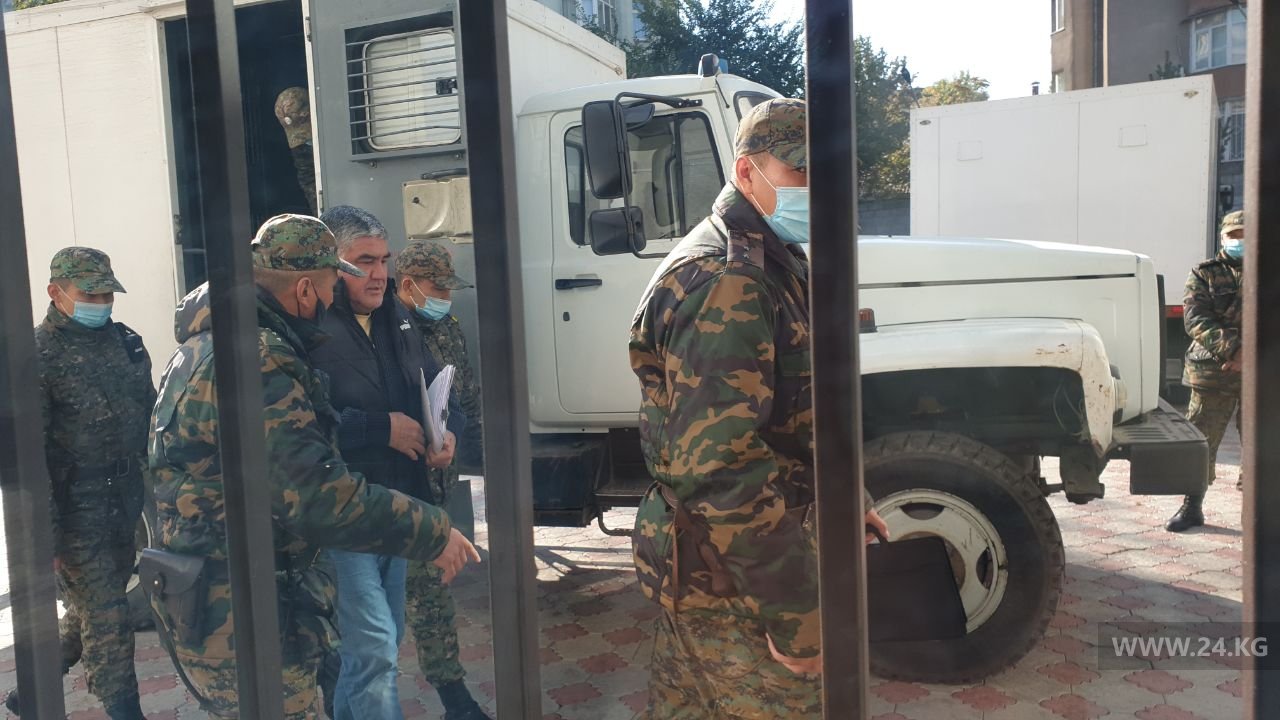 В Бишкеке начались предварительные слушания по уголовному делу о беспорядках в октябре 2020 года