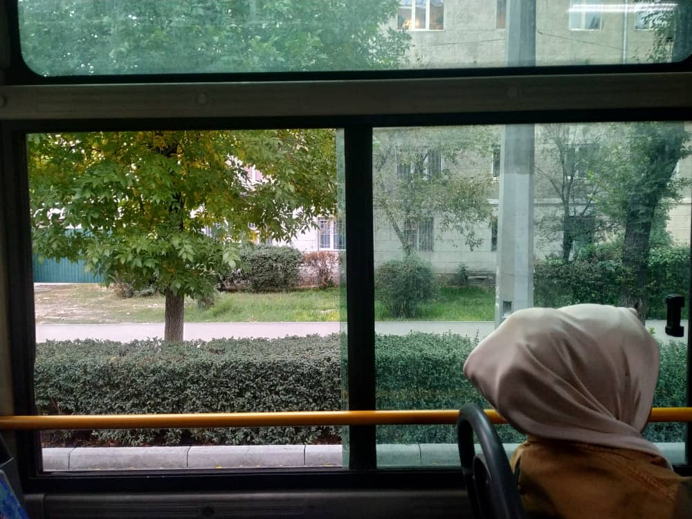 В автобусе нет стекла