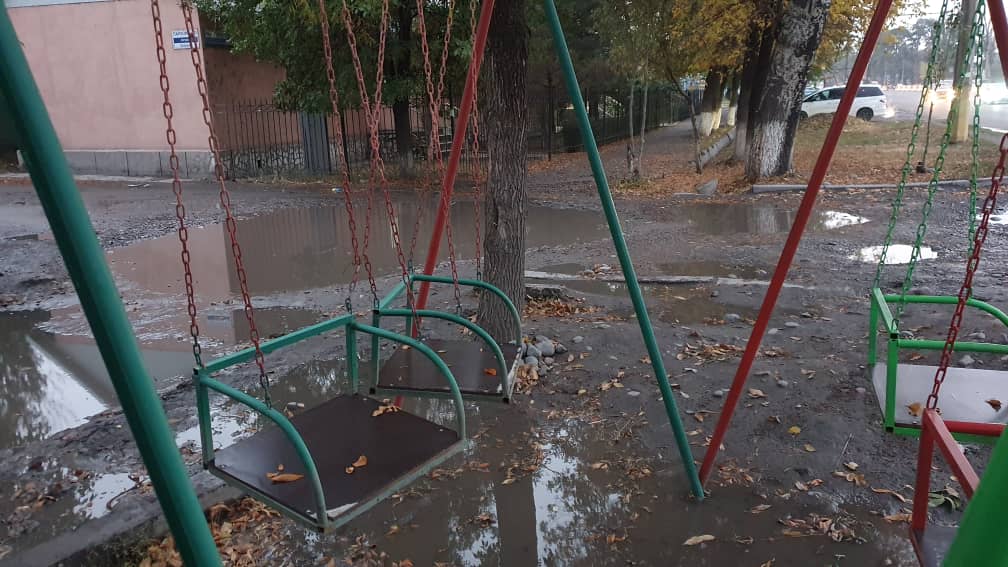Состояние тротуара на проспекте Жибек Жолу