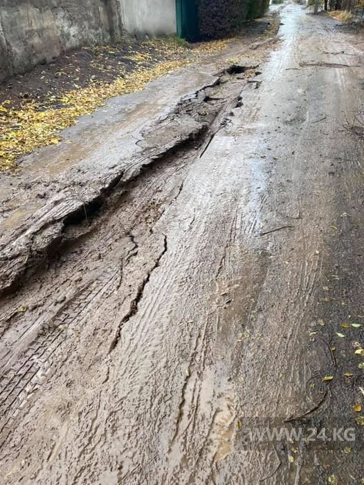 Тротуар по улице Севастопольской