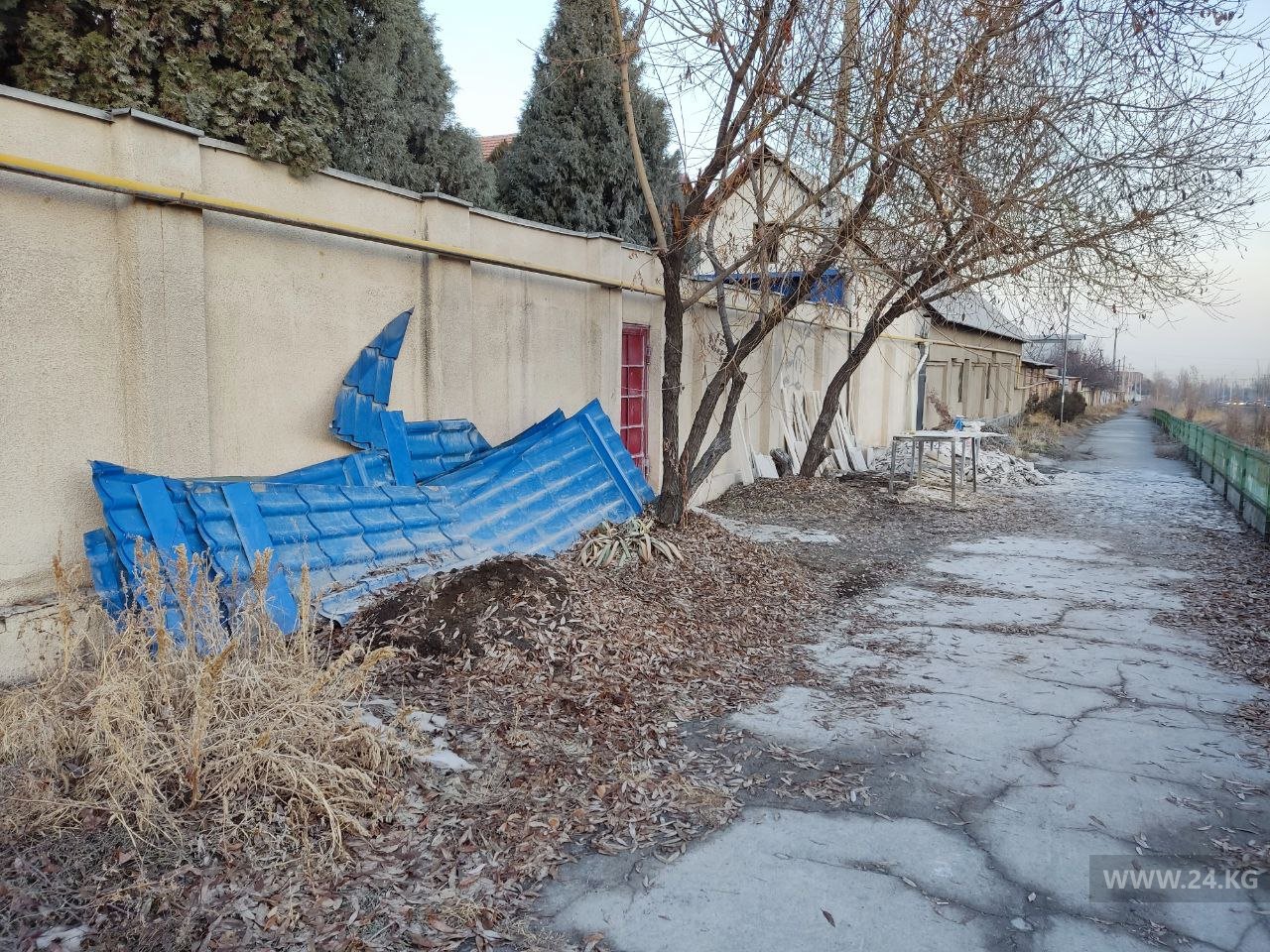 В микрорайоне «Кок-Жар» Бишкека образовалась свалка