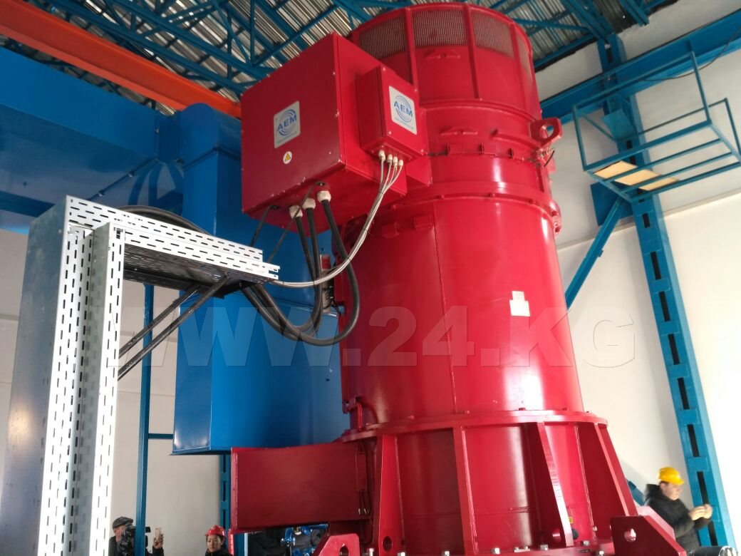 ИА «24.kg». Турбинный генератор Тегирментинской ГЭС-2.