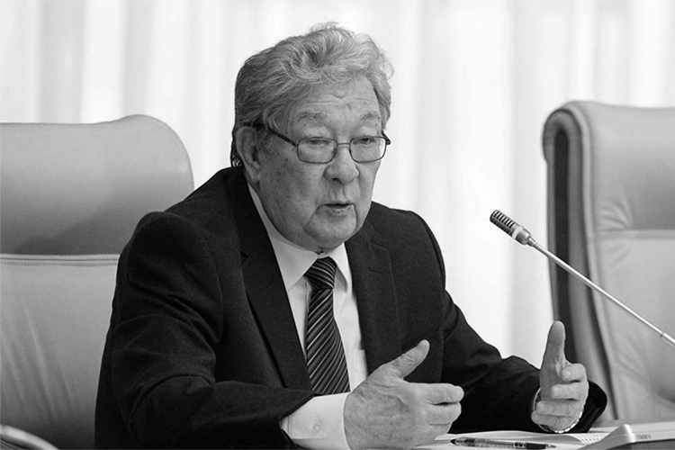 Ушел из жизни Герой Кыргызстана, заслуженный деятель искусств, народный писатель, драматург, кинодраматург, прозаик и профессор Бексултан Жакиев