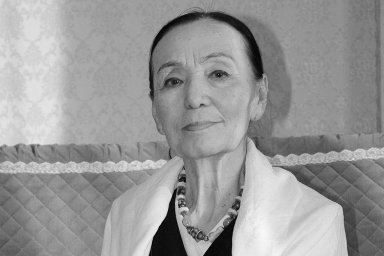 На 83-м году жизни скончалась народная артистка Кыргызстана Жамал Сейдакматова. Ее фильмография насчитывает более 20 фильмов, а одной из последних работ стал образ алайской царицы в фильме «Курманджан датка». Основала первый независимый кыргызский театр «Тунгуч», став его художественным руководителем