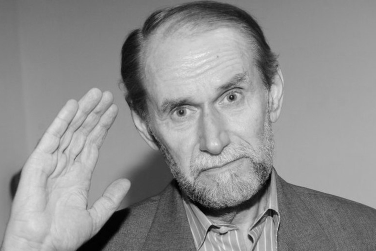 Писатель-сатирик, эстрадный драматург, сценарист Виктор Коклюшкин скончался на 76-м году жизни. Он сам читал свои монологи, выступая как автор-исполнитель, также его монологи и рассказы исполняли многие артисты